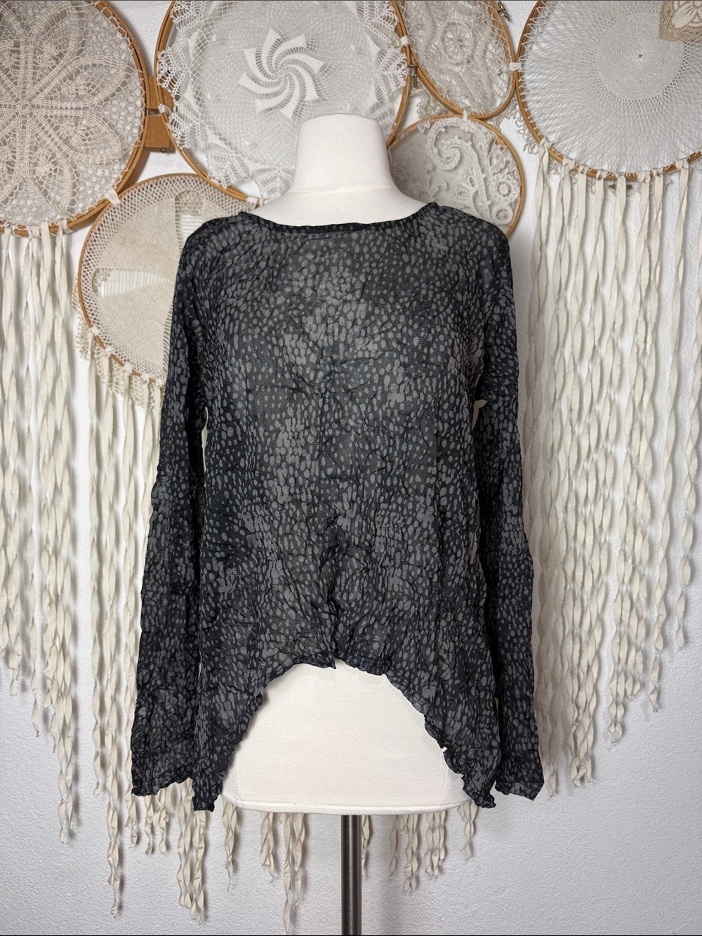 Lisa Bayne Sheer Black Gray Printed Layering Topper Shirt M